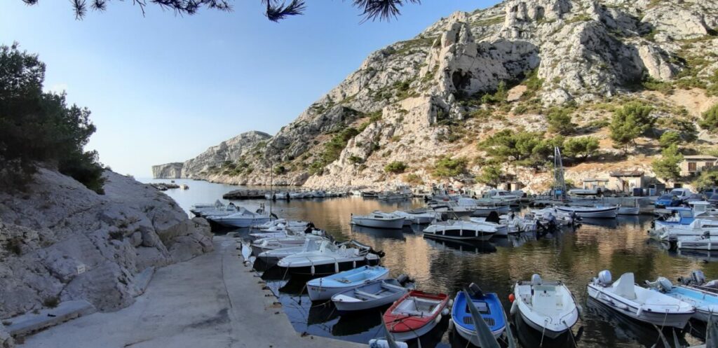 sormiou calanque de marseille au sud de la ville